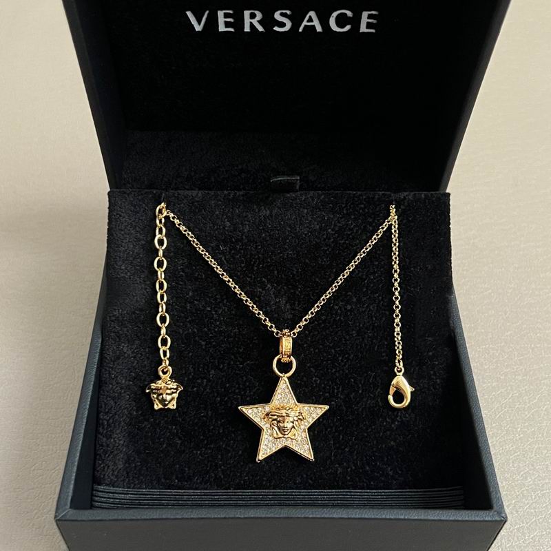 Versace necklace 03yxh182